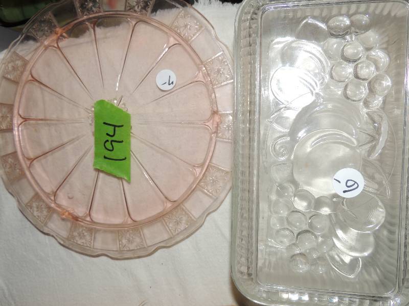 lot 194 image: TRANS PINK cake plate and covered dish