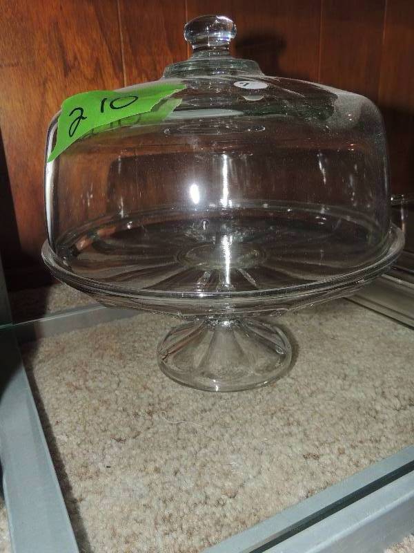 lot 210 image: Beautiful and elegant glass cake stand with lid