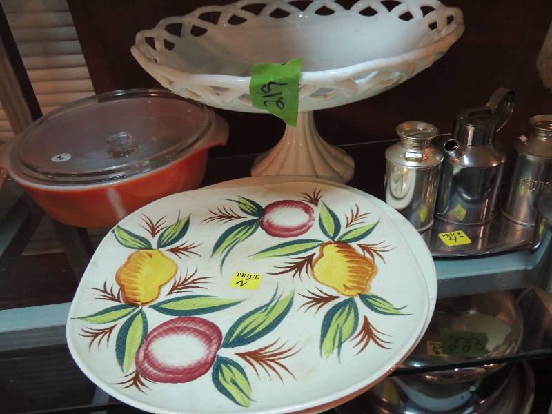 lot 219 image: Large white bowl