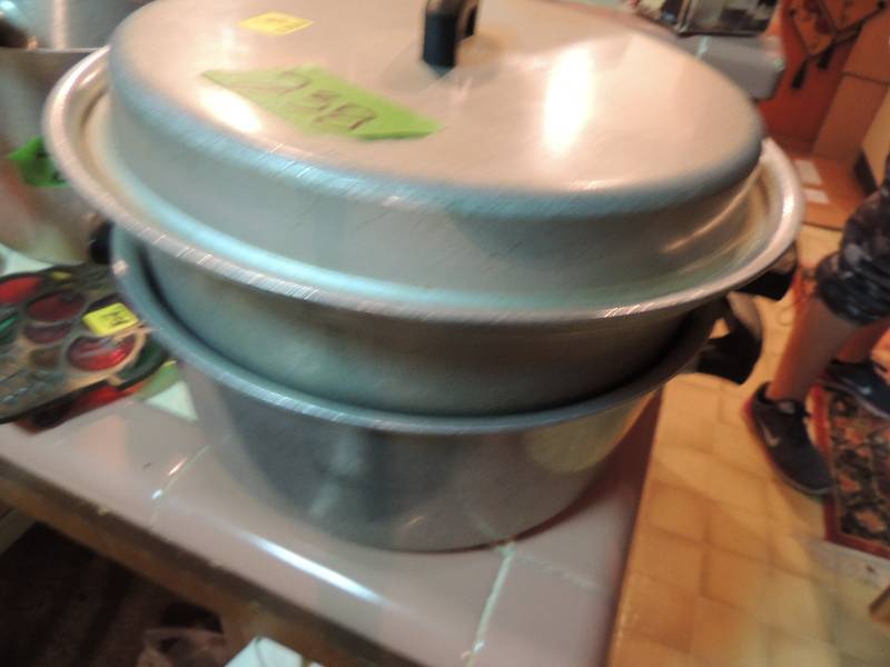 lot 238 image: 2 metal pans with lids