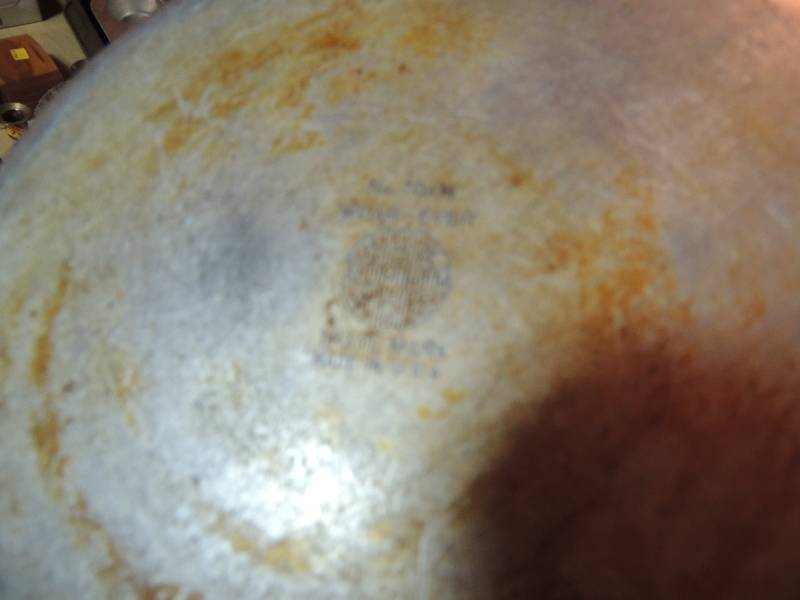 lot 239 image: 4 wear ever metal pans