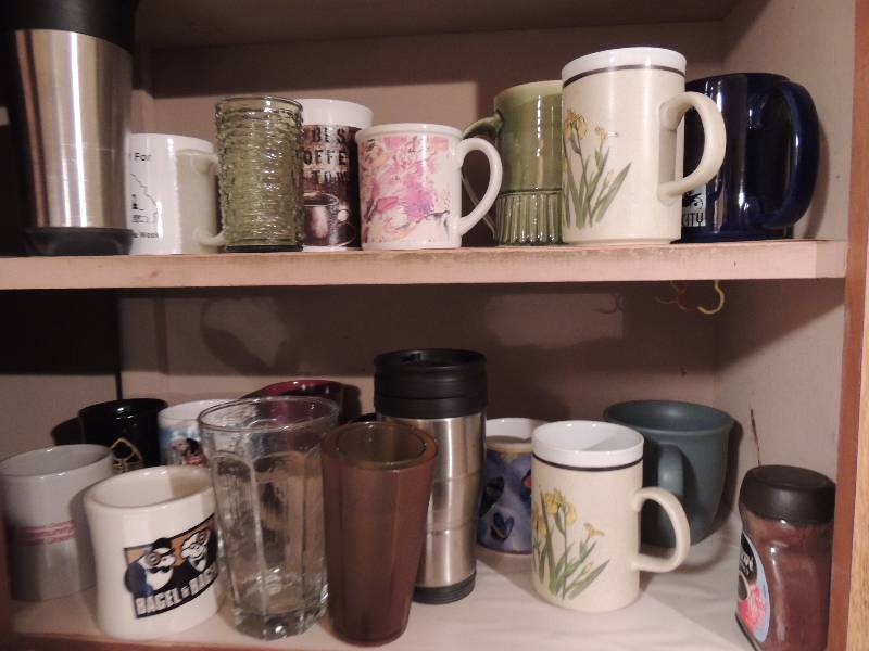 lot 259 image: 10 coffee cups