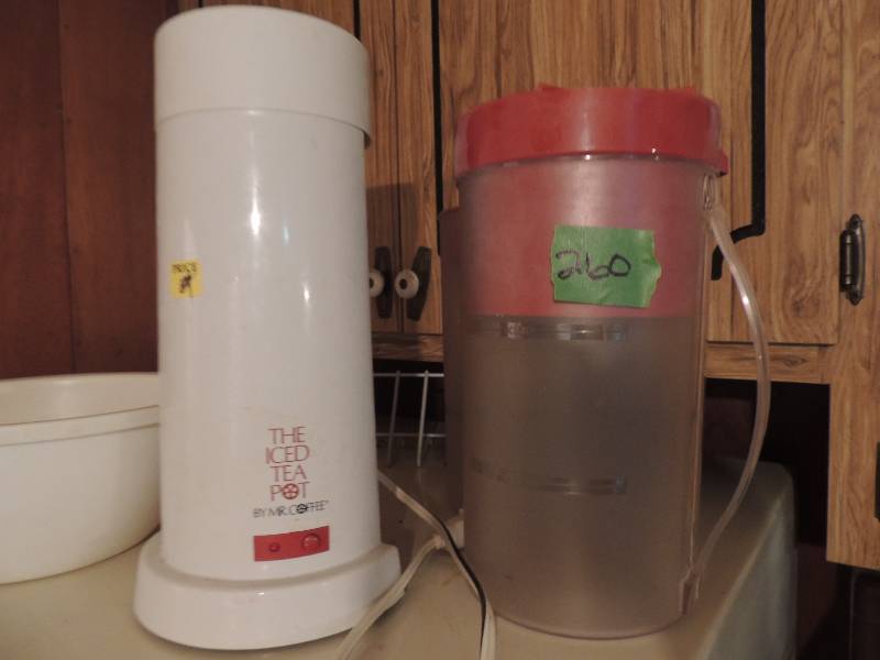 lot 260 image: Mr. Coffee Tea maker  and 2 pitchers