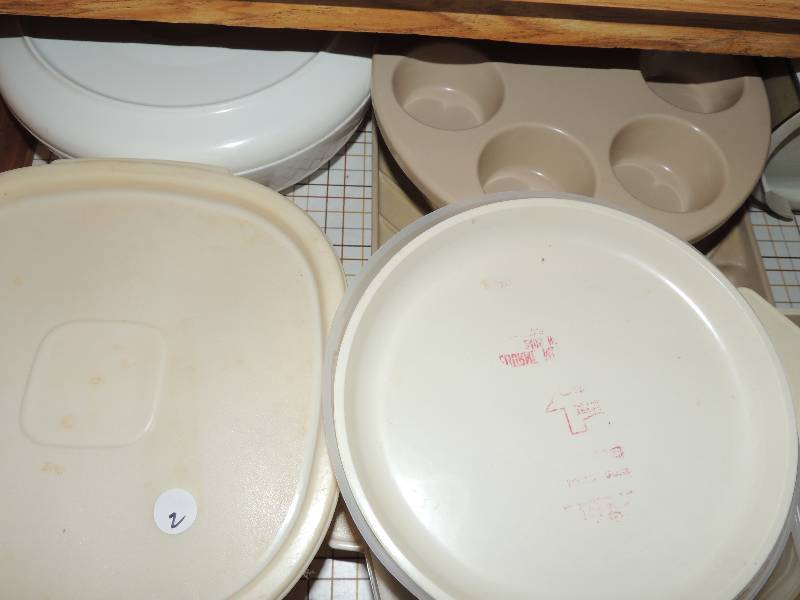 lot 266 image: Microwave cook wear