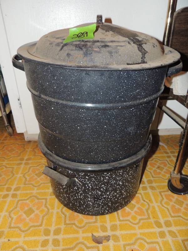lot 289 image: Canning Kettle  Double boiler blue speckled pattern