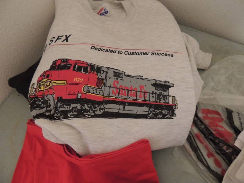 lot 361 image: 3x t shirts, 2x sweat shirts and a train locomotive