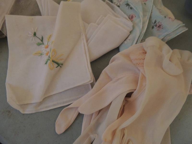 lot 360 image: 4 pair vintage ladies gloves and hankies