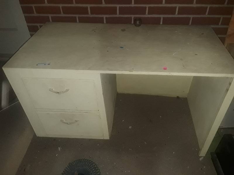 lot 62 image: Wooden  desk with 2 drawers