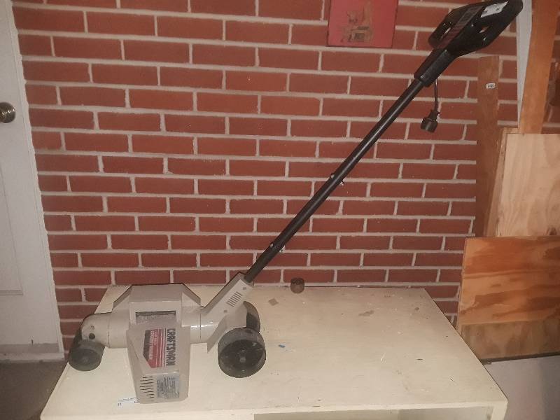lot 64 image: Craftsman Edger trimmer