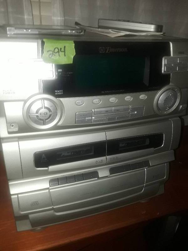 lot 294 image: Emerson stereo 2 cassette 5CD changer with remote, SPEAKERS and owner manual