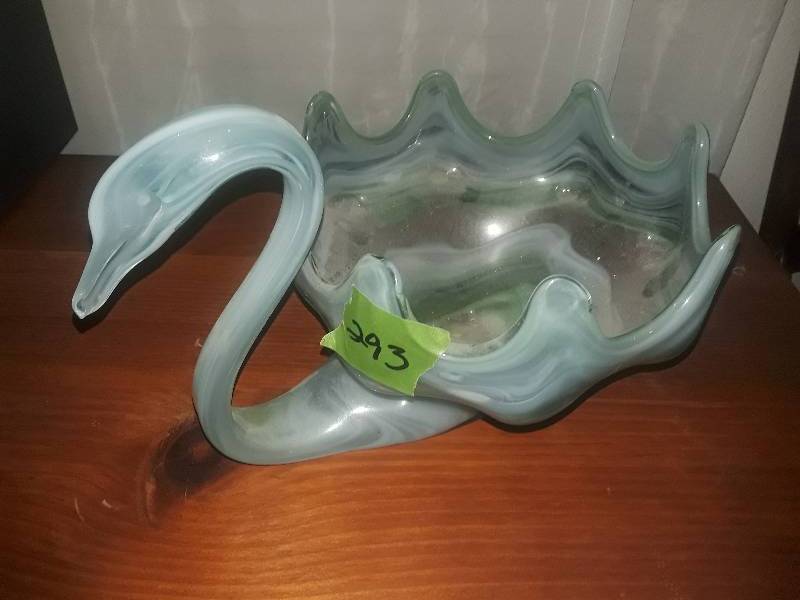 lot 293 image: VINTAGE Blue blown glass swan