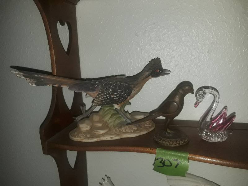 lot 307 image: Glass swan metal bird etc.