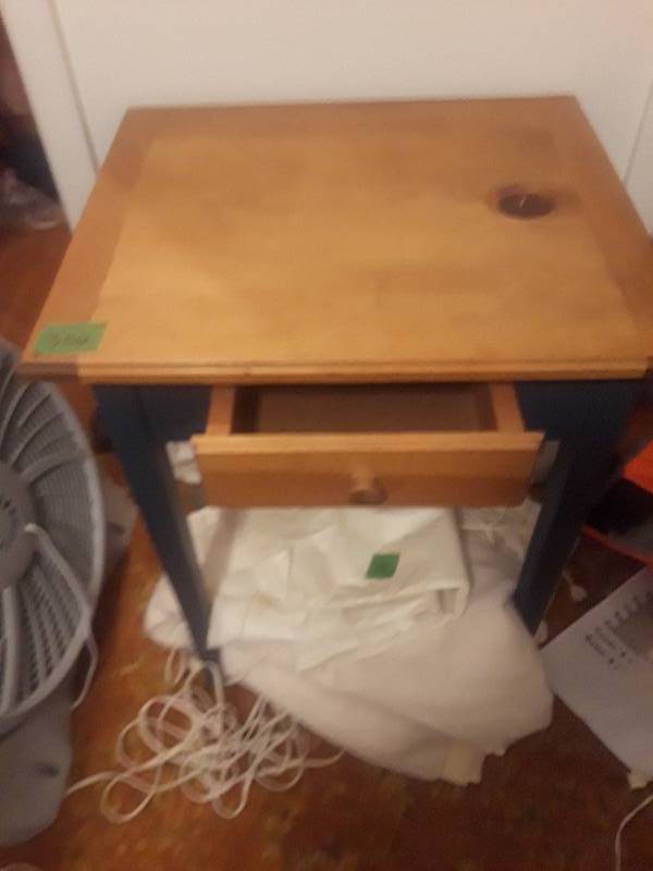 lot 380 image: Night stand 1 drawer