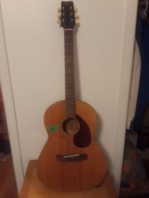 lot 379 image: Yamaha FG 75 Guitar YELLOW LABEL