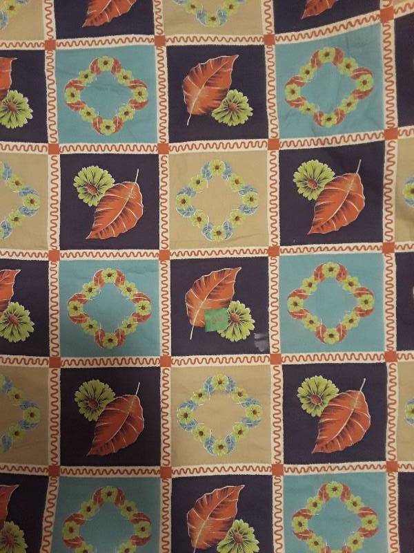 lot 371 image: Hand sewn vintage quilt