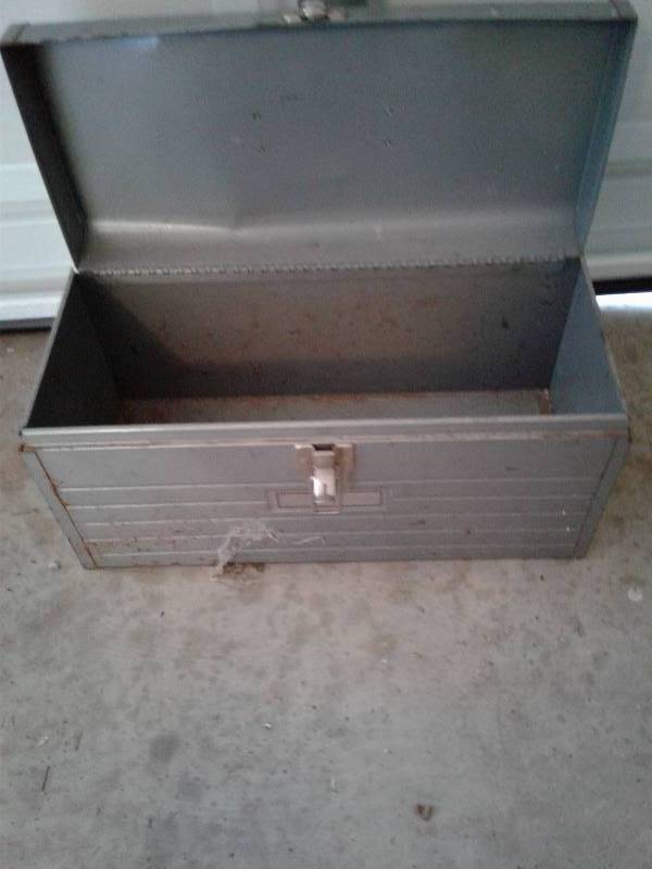 lot 645 image: Silver tool chest 13 14 x 25 x 11