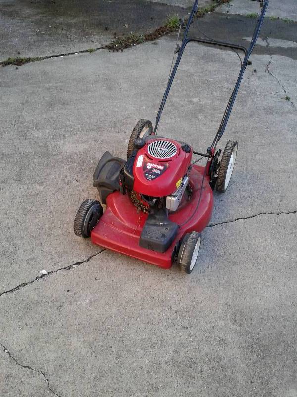 lot 647 image: Cfaftsman briggs and Stratton 625 series self propelled mower