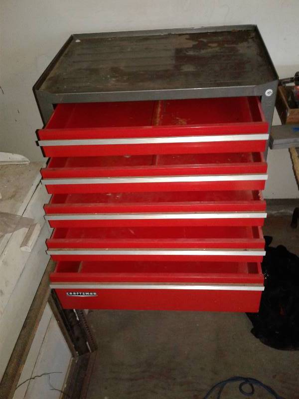 lot 648 image: Large 5 drawer Craftsman tool box A MUST-HAVE for anyone with a decent amount of tools and a need for somewhere to out them.