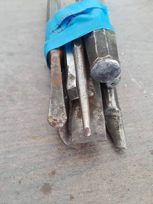 lot 759 image: 7 crowbars