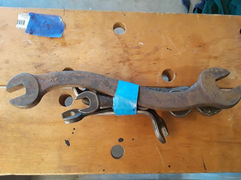 lot 749 image: 6 wrenches  multipe sizes