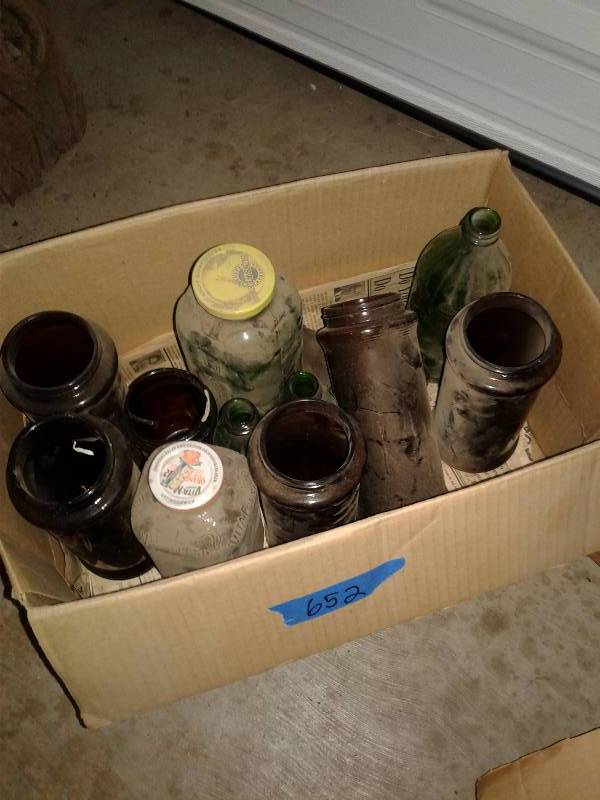 lot 652 image: 2 boxes of misc glass bottles and jars