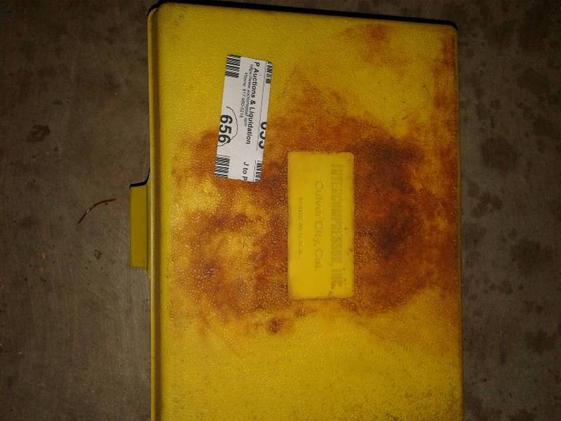 lot 656 image: Portable air compresser in case