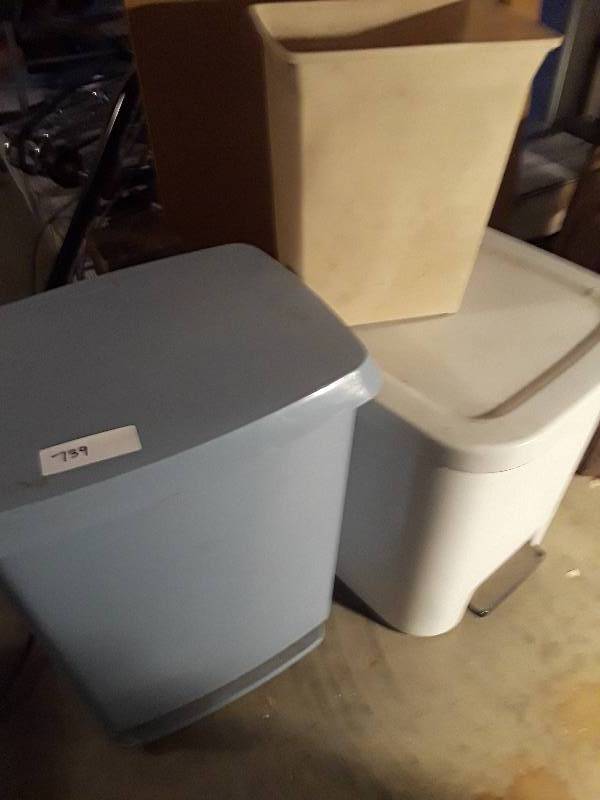 lot 739 image: 3 TRASH CANS