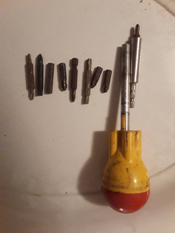 lot 725 image: Screwdriver and multiple head attachments