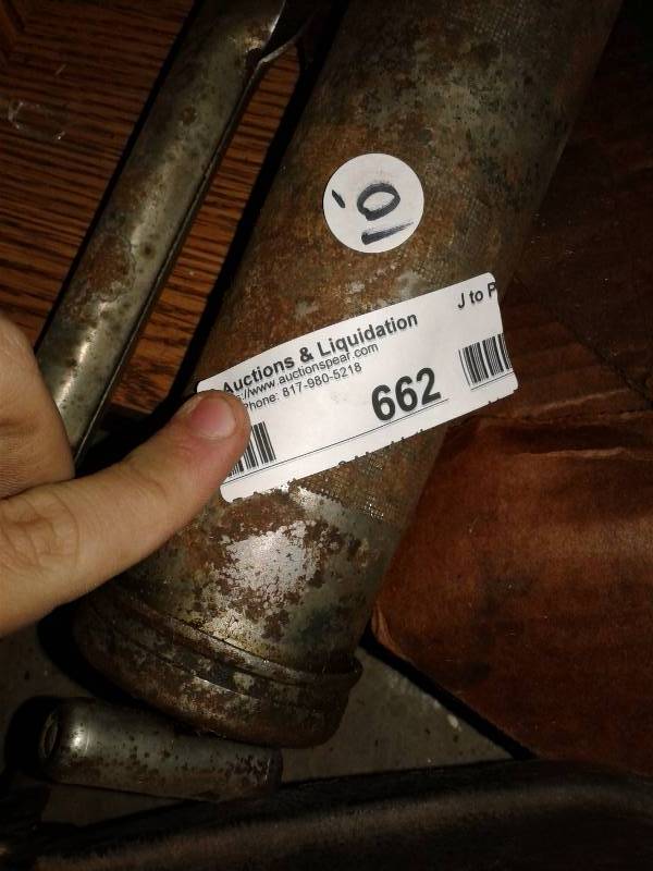 lot 662 image: GREASE GUN