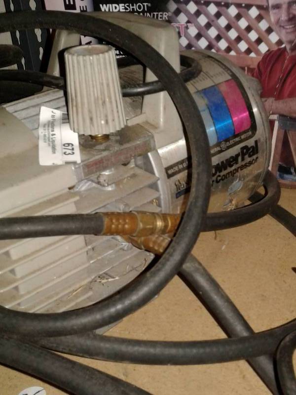 lot 673 image: Powerpal air compressor