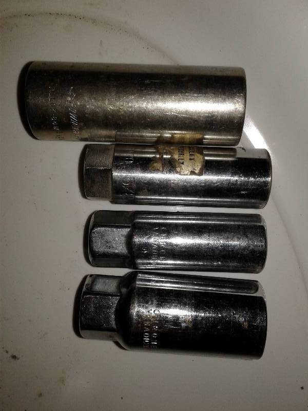 lot 713 image: 4 Large scokets by Power Kraft