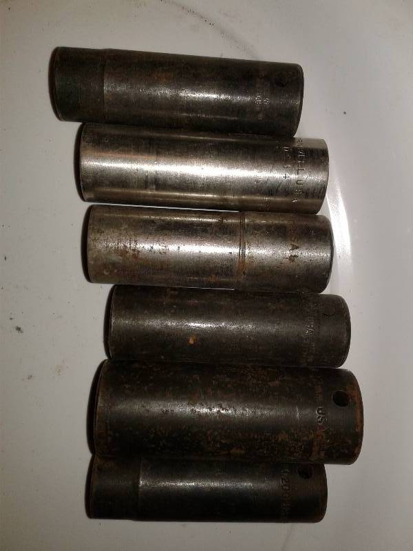 lot 712 image: 6 .lrge Snap on sockets