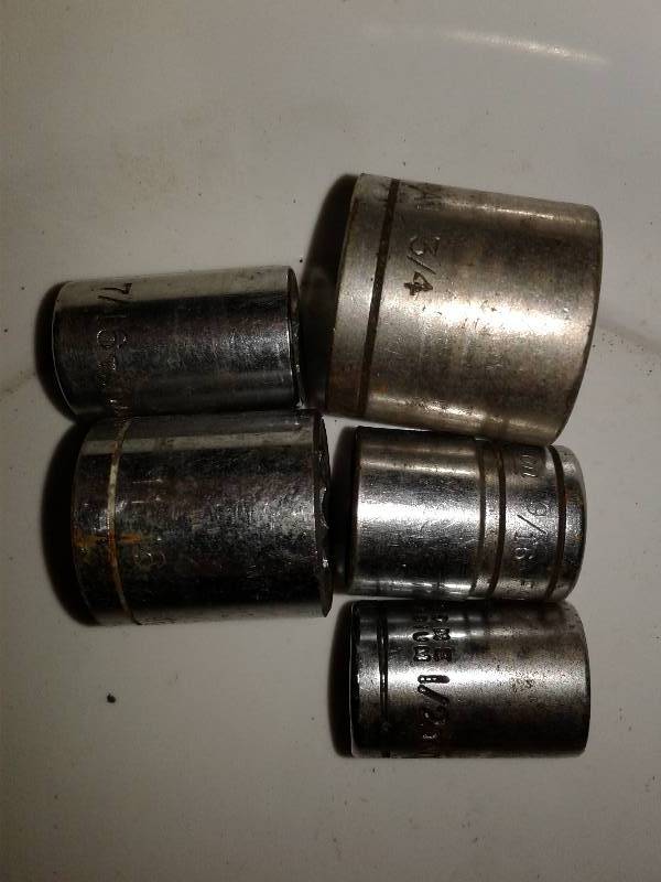 lot 708 image: 5 sockets multiple brands