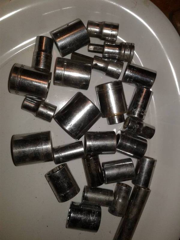 lot 698 image: 26 Craftsman sockets