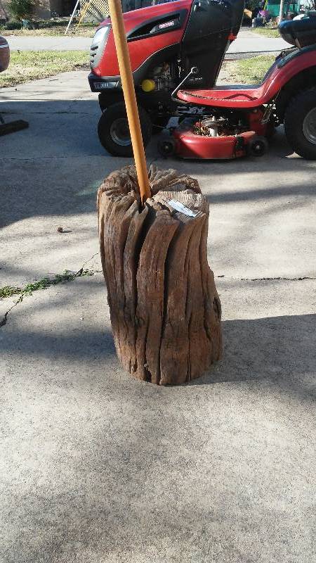 lot 620 image: Vintage wood log 20 Ht.