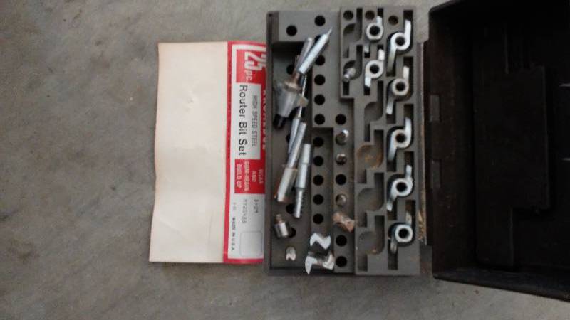 lot 623 image: Craftsman router bits