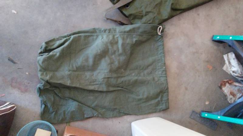 lot 626 image: 2 Military duffel bags