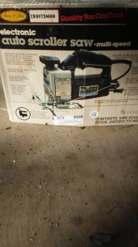 lot 628 image: Craftsman auto scroller saw
