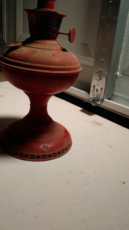 lot 690 image: Alladin lamp base red metal model #6