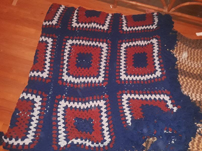 lot 178 image: Large Quilt  REDBLUE