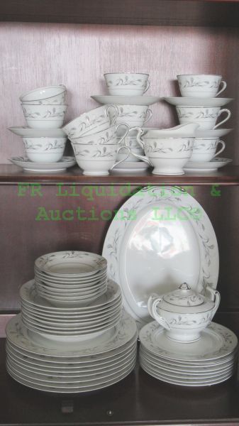 lot 38 image: Vintage 1959 Harmony House Platinum Garland 3541 fine china serving set, made in Japan, 56 pieces