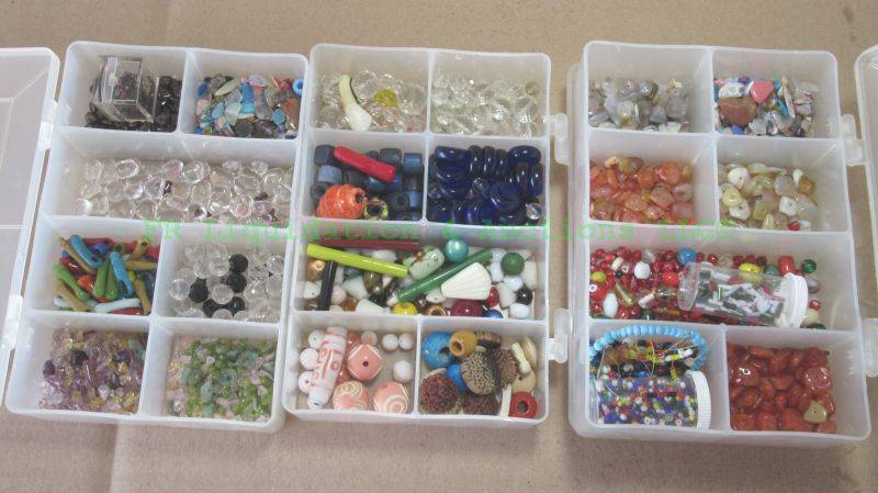 lot 44 image: Assorted polished stone beads as shown