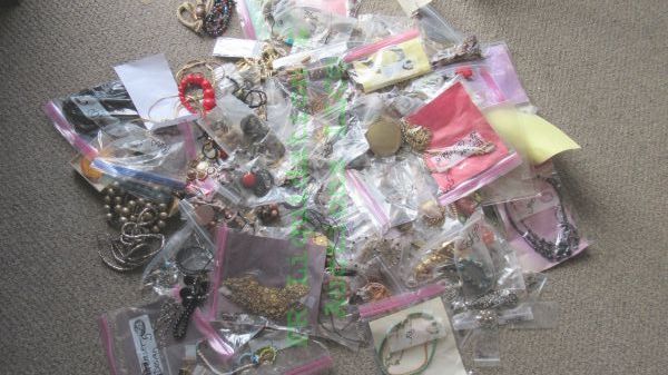lot 48 image: Assorted fashion jewelry, generous quantity