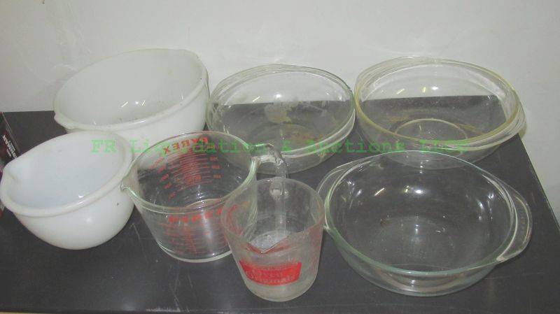 lot 57 image: Pyrex glass bake ware and Hamilton beach vintage mixing bowls
