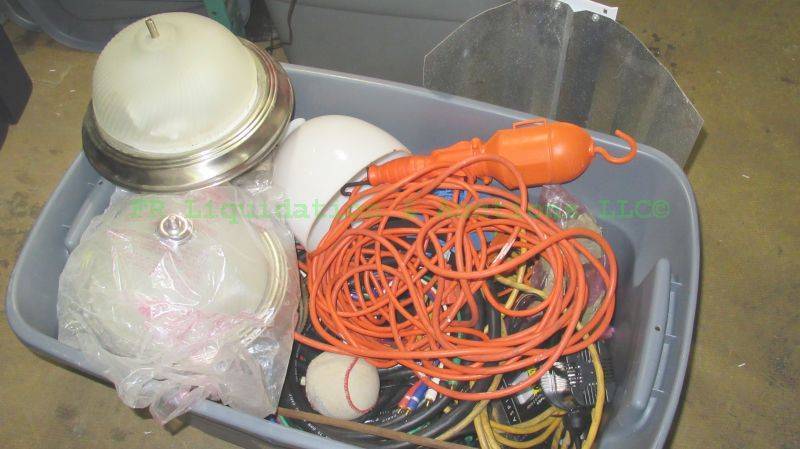 lot 62 image: Various Electrical Extension cords and lighting hardware, tote full