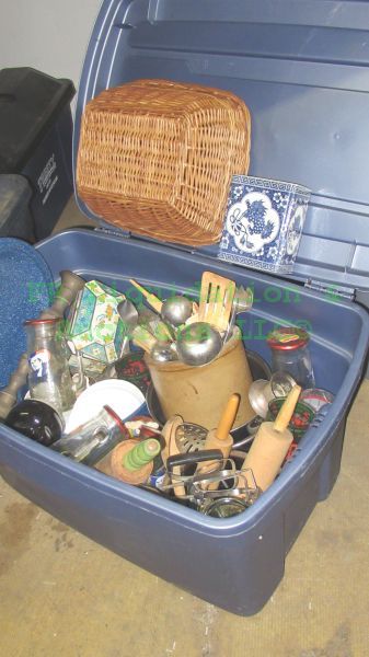 lot 65 image: Various assorted kitchen utensils plus, tote full