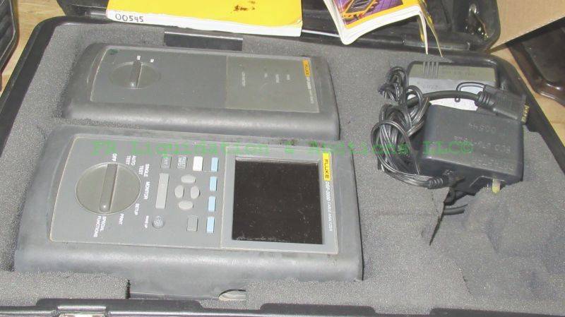 lot 76 image: Fluke DSP-100 LAN cablemeter & DSP-2000 Cable analyzer in carry case with manuals, in working condition