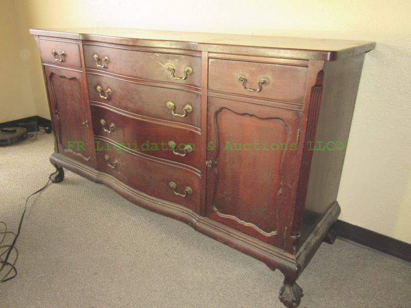 lot 41 image: Mid century colonial style solid mahogany claw footed buffet credenza with dovetail drawer boxes