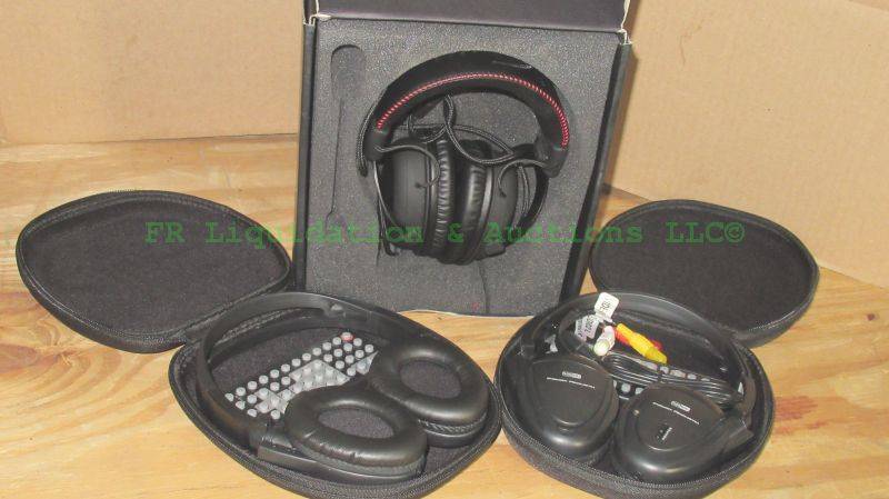 lot 118 image: Power Acoustik and Hyper head phone sets in cases, 3 pair total