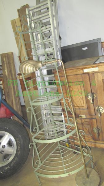 lot 124 image: Metal frame corner shelf and vintage lamp